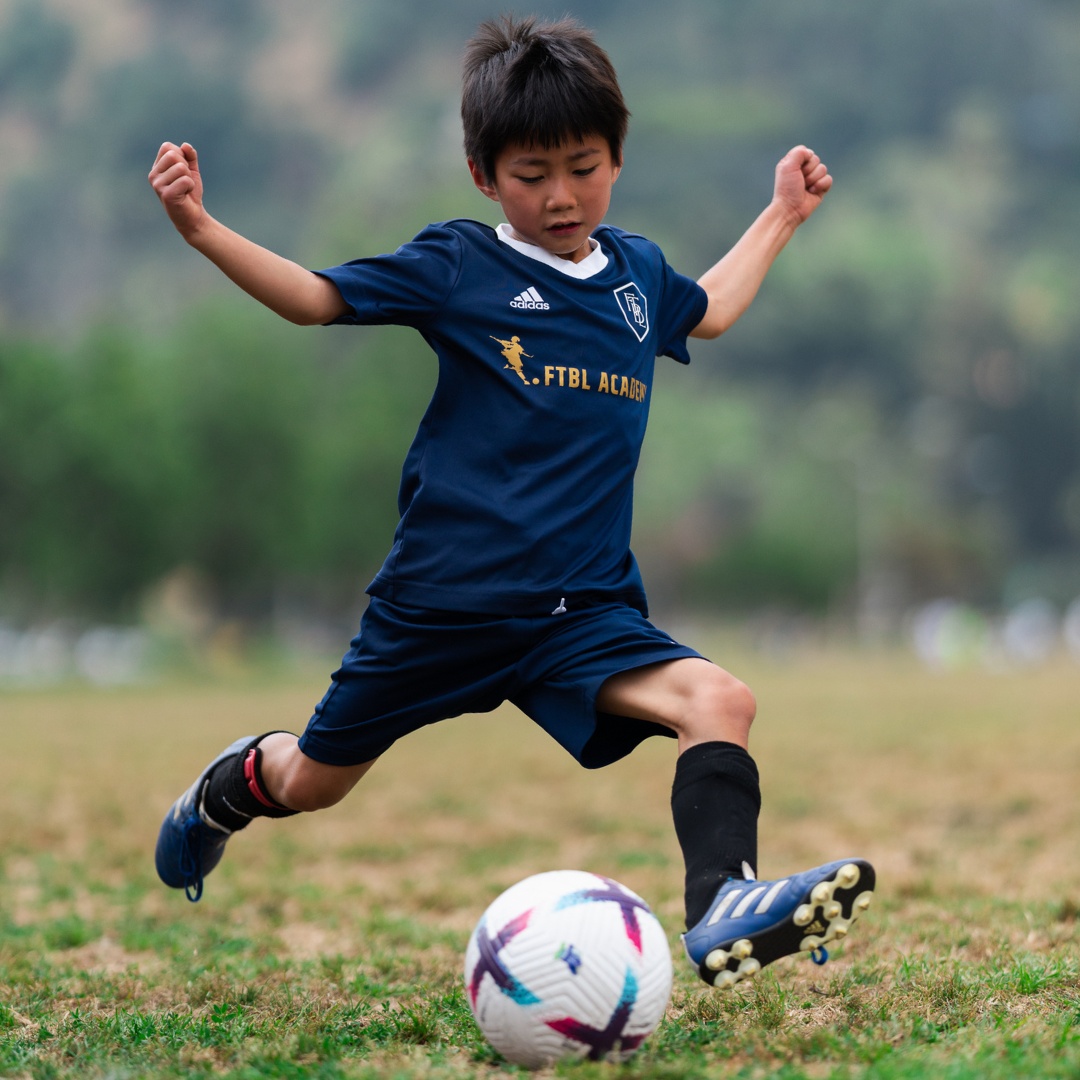 Young soccer players in small group training at FTBL Academy 16